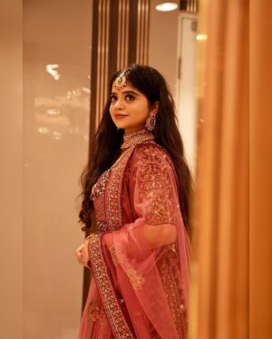 nethra gowdaa Instagram - Don’t forget to be awesome!😇

Pc📸: @srjamanu 🥰