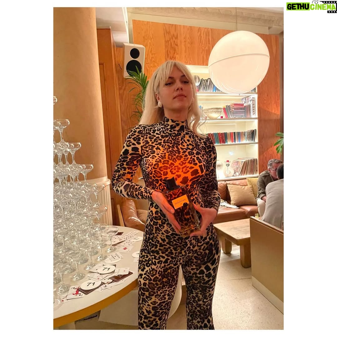 İpek Erdem - 1.2K Likes - 🧞♀️
@thehouseofastral x @seventyonegin
@boreal.brandlifting @serhatsengul daveti ile 🫶🏻
Saçım @huseyinpolatofficial @hakangoleli 🫶🏻
Küpelerim @1610istanbul 🫶🏻
#reklam #davet #işbirliğideğildir
#seventyonegin #thehouseofastral