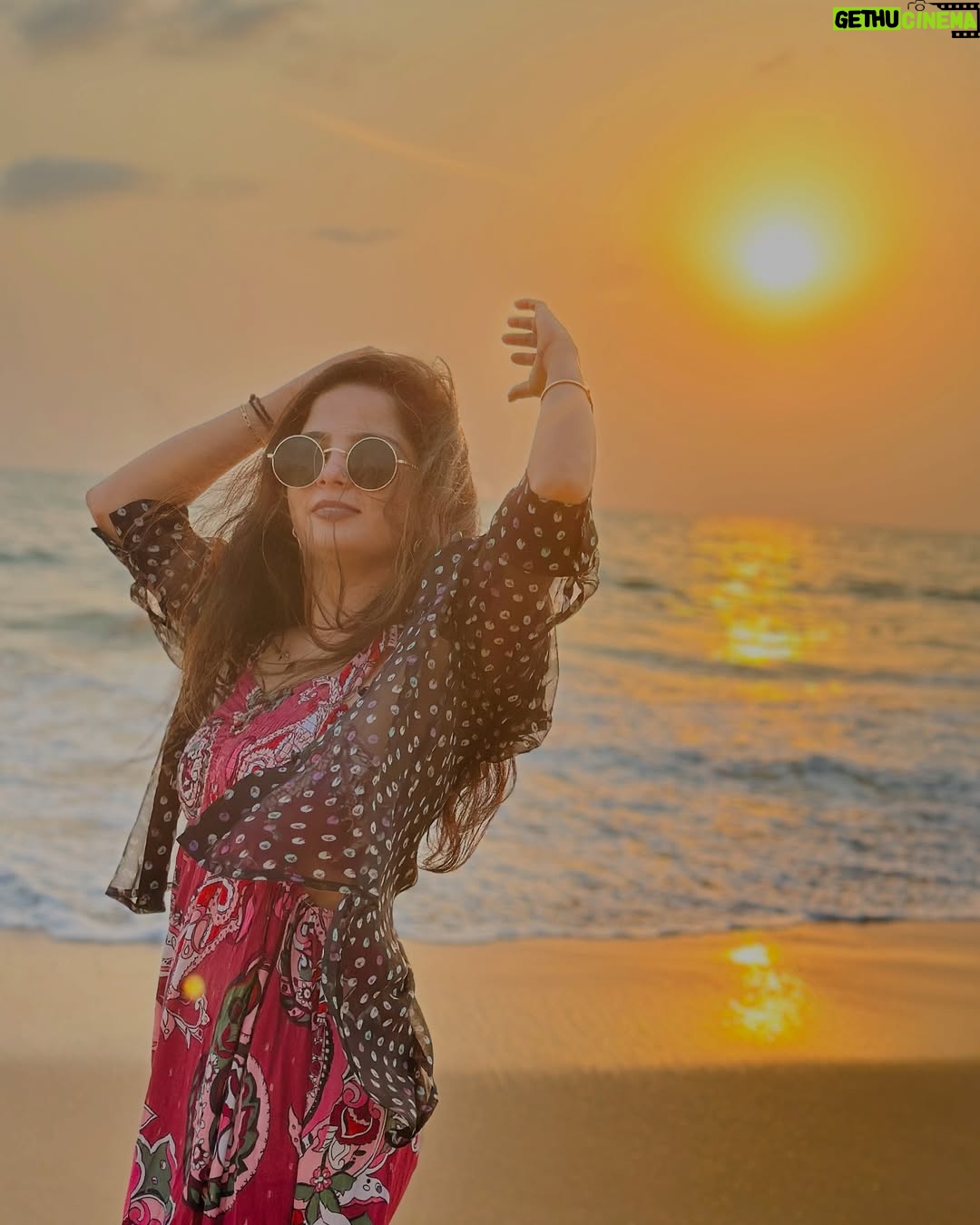 pramila acharya - 6.2K Likes - The World doesn’t need another copy the world needs the Original You♥️🧿