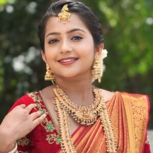 prathima thakur Instagram - Beautiful saree & blouse - @chandangowda_official 
@rentyourlook_by_chandangowda
