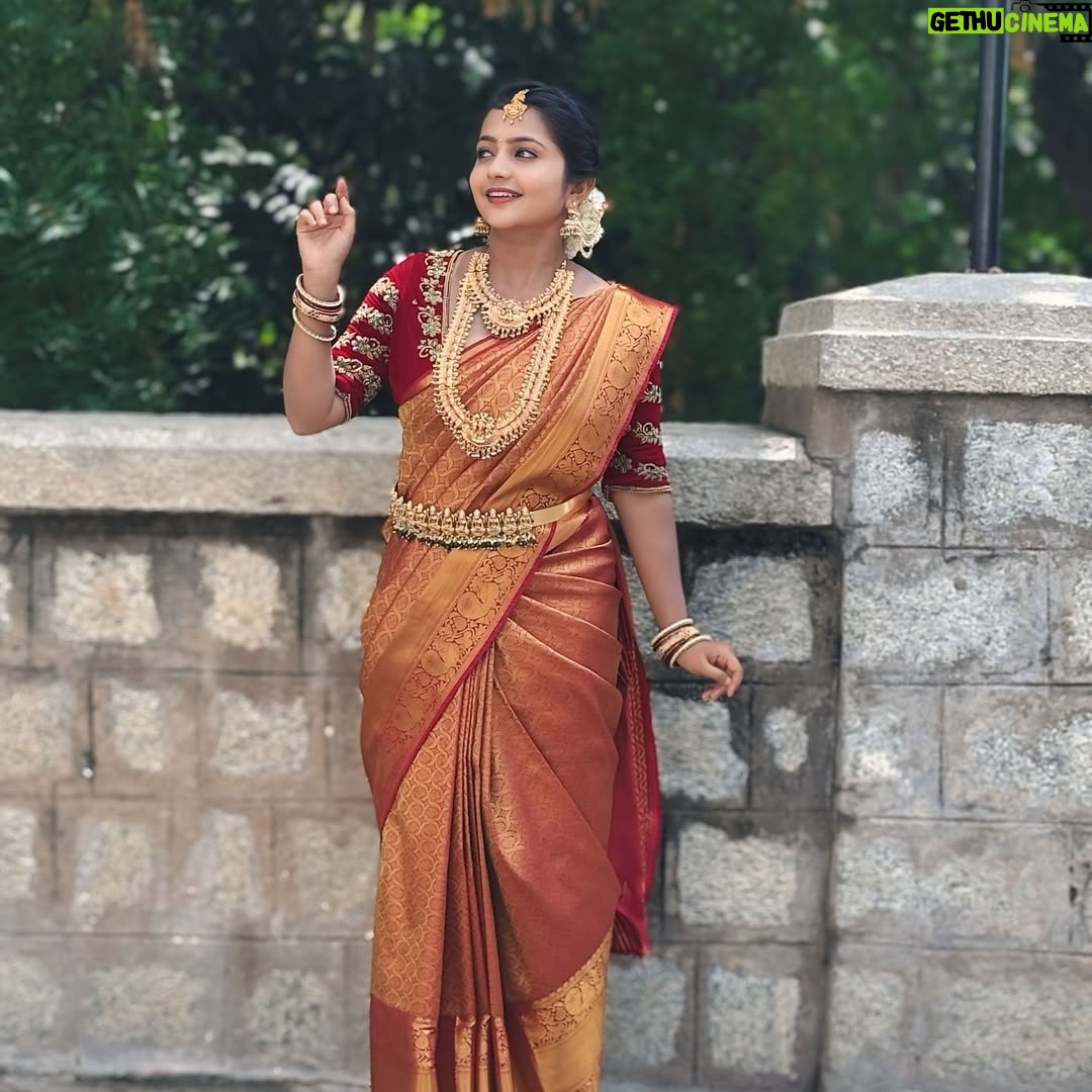 prathima thakur - 30.7K Likes - Beautiful saree & blouse - @chandangowda_official
@rentyourlook_by_chandangowda