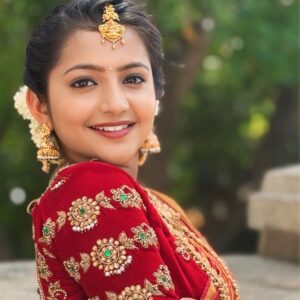 prathima thakur Instagram - Beautiful saree & blouse - @chandangowda_official 
@rentyourlook_by_chandangowda