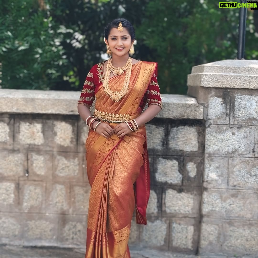 prathima thakur - 30.7K Likes - Beautiful saree & blouse - @chandangowda_official
@rentyourlook_by_chandangowda