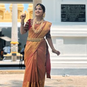 prathima thakur Instagram - Beautiful saree & blouse - @chandangowda_official 
@rentyourlook_by_chandangowda