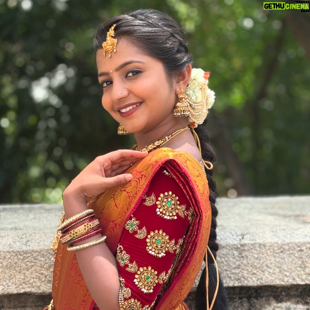 prathima thakur - 30.7K Likes - Beautiful saree & blouse - @chandangowda_official
@rentyourlook_by_chandangowda