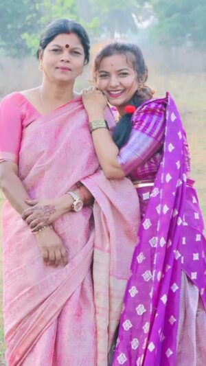 preethi nayaka Instagram - Nam Amma acting heg ede 🙈first Reel with my mom💜
Outfit: @inayadesignerstudio