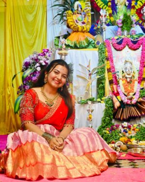 preethi nayaka Instagram - ‘ಓಂ ಶ್ರೀ ವೆಂಕಟೇಶ್ವರಾಯೇ ನಮೋ ನಮಃ ।

ಶ್ರೀಮನ್ನಾರಾಯಣ ನಮೋ ನಮಃ ।

ತಿರುಮಲ ತಿರುಪತಿ ನಮೋ ನಮಃ.

ಜೈ ಬಾಲಾಜಿ ನಮೋ ನಮಃ

ಓಂ ಶ್ರೀ ವೆಂಕಟೇಶ್ವರಾಯೇ ನಮೋ ನಮಃ ।

ಶ್ರೀಮನ್ನಾರಾಯಣ ನಮೋ ನಮಃ ।

ತಿರುಮಲ ತಿರುಪತಿ ನಮೋ ನಮಃ.

ಜೈ ಬಾಲಾಜಿ ನಮೋ ನಮಃ.
Outfit: @devansh_boutique_official