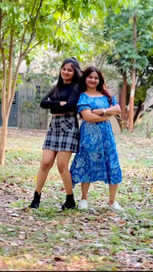 preethi nayaka Instagram - Late to trend 🫢💜

#preethinayaka #reelkarofeelkaro #trending #explore #dance