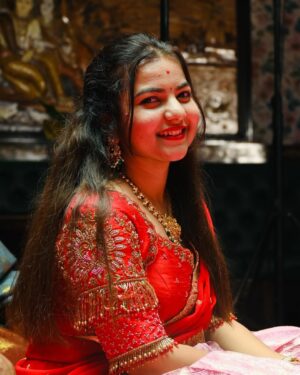 preethi nayaka Instagram - ‘ಓಂ ಶ್ರೀ ವೆಂಕಟೇಶ್ವರಾಯೇ ನಮೋ ನಮಃ ।

ಶ್ರೀಮನ್ನಾರಾಯಣ ನಮೋ ನಮಃ ।

ತಿರುಮಲ ತಿರುಪತಿ ನಮೋ ನಮಃ.

ಜೈ ಬಾಲಾಜಿ ನಮೋ ನಮಃ

ಓಂ ಶ್ರೀ ವೆಂಕಟೇಶ್ವರಾಯೇ ನಮೋ ನಮಃ ।

ಶ್ರೀಮನ್ನಾರಾಯಣ ನಮೋ ನಮಃ ।

ತಿರುಮಲ ತಿರುಪತಿ ನಮೋ ನಮಃ.

ಜೈ ಬಾಲಾಜಿ ನಮೋ ನಮಃ.
Outfit: @devansh_boutique_official