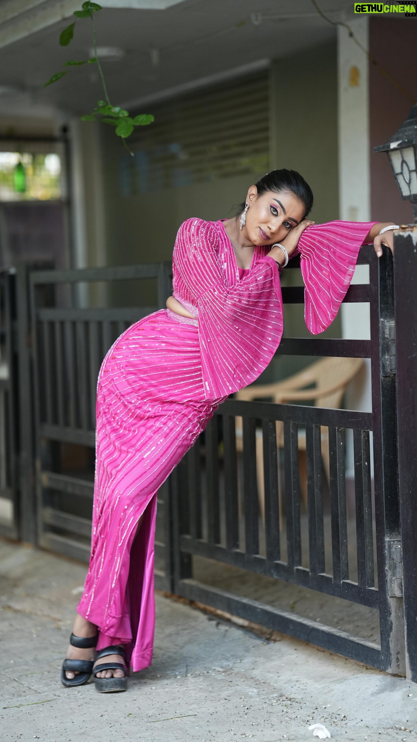 priya savadi - 15K Likes - Cotton Candy 🎀🌸🩷
Mua @asha_alex_makeup_academy
Outfit @chandangowda_official @rentyourlook_by_chandangowda
#priyasavadi #priyasavadifans #belagavi #trendingreels #viral #happiness #love #trending #viralvideos #explore #mine #makeup #trending #trendingsongs #trend #world