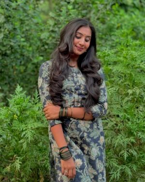 priya savadi Instagram - 🦚🌍🌹

#priyasavadi #priyasavadifans #love #happiness #dream #world #uttarkarnataka #ukmandi #uklove #belagavi