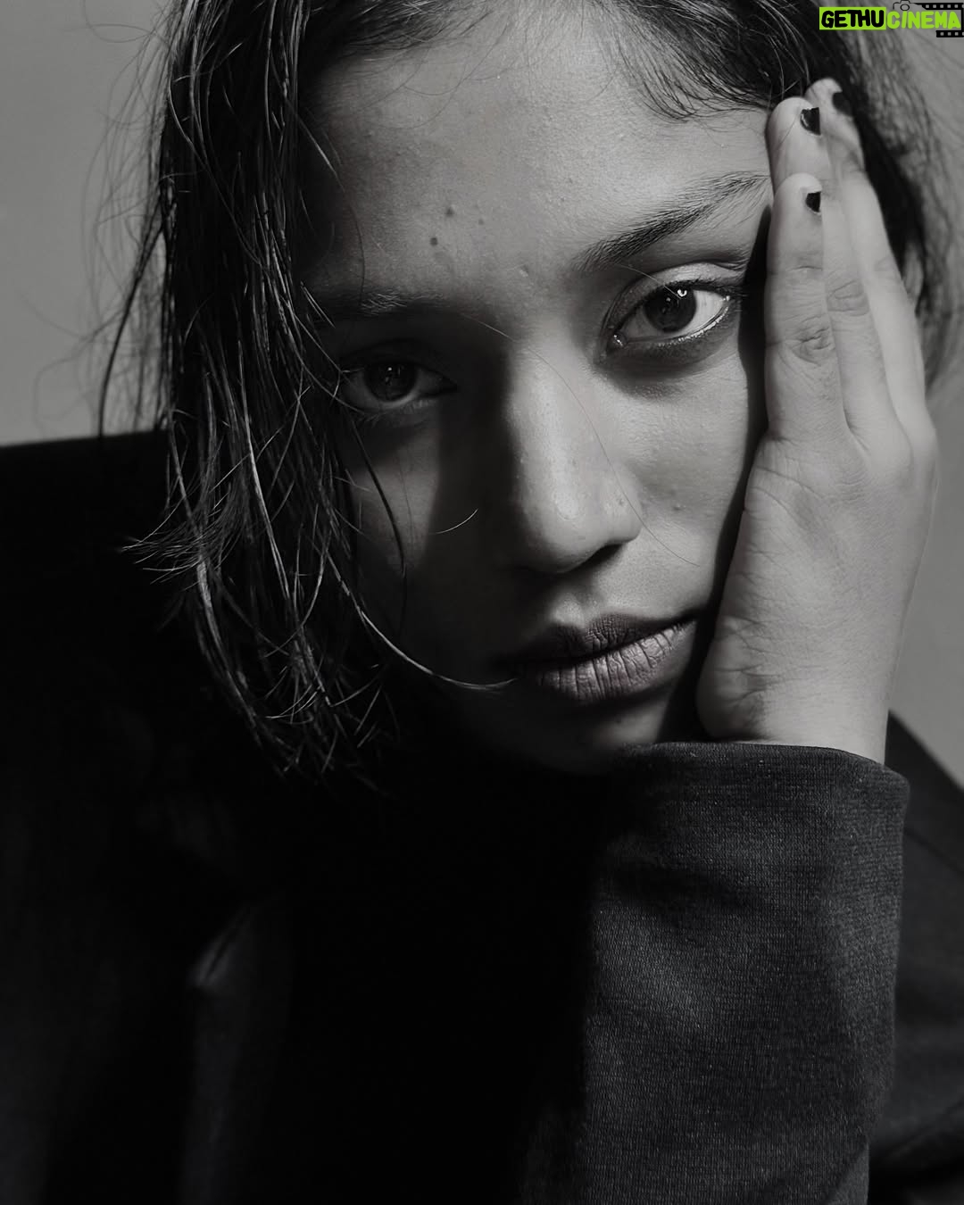 reenu Debnath - 174.5K Likes - Diva is back 🖤
.
.
.#reenu #newpost #post #modelpose #model #trend