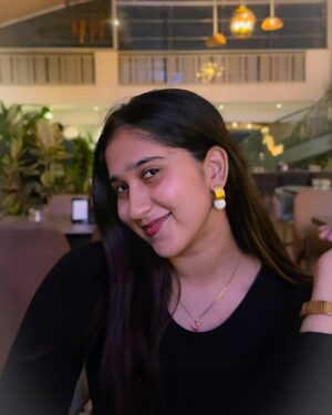 saakshi sb Instagram - Happiness looks good on me😉