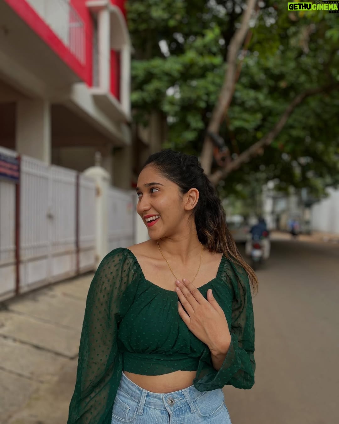 saakshi sb - 7.1K Likes - Savoring the small things;)