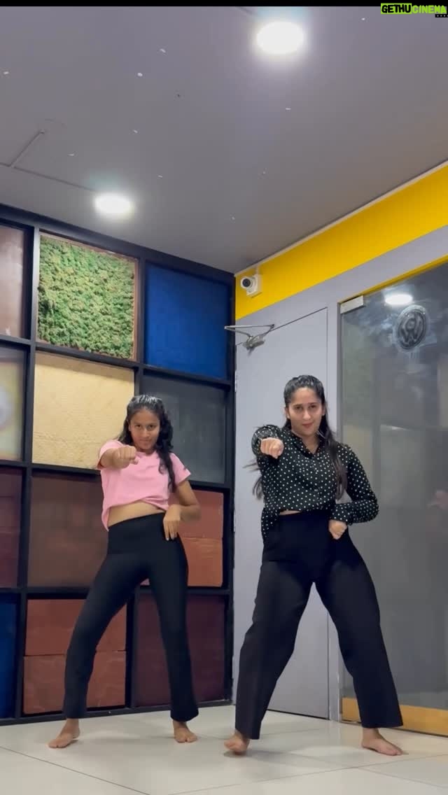 saakshi sb - 8.1K Likes - Hoping on a trend on time feels so unusual😂🤩
📍 @d_wavez_dance_studio
.
.
(Trending reels, dance reels, qatal, saakshi sb)
#trending #viral #saakshisb #reelitfeelit #qatalsong #gururandhawasongs #trend #newtrend