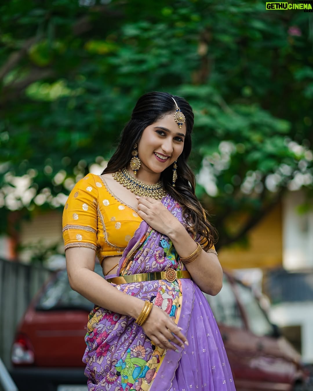 saakshi sb - 4.5K Likes - Last from the series🤪😌
.
.
📸 @uttara_karnataka_photography01
@the_photoholic_naveen
👗 @inayadesignerstudio
💄 @makeoverwith_sindhu_
Hair @savithaachar666
.
#saakshisb #instagram #picoftheday
