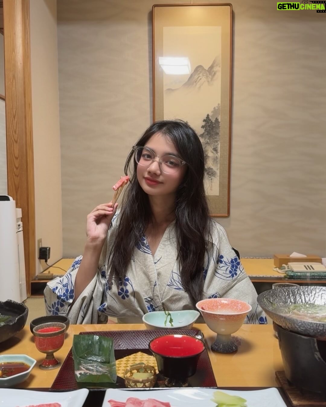 uwudracu - 8.1K Likes - Sakuras & Kobe Beef to rmb my april 💞
