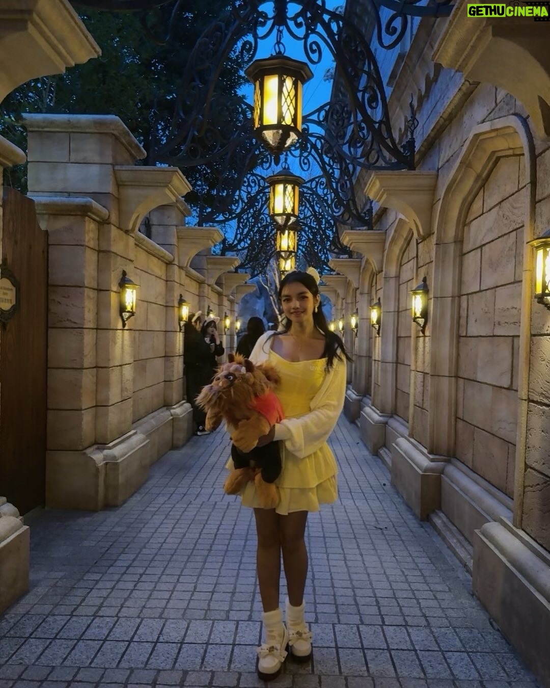 uwudracu - 5.1K Likes - The disneyland drip was 👌🏼👌🏼