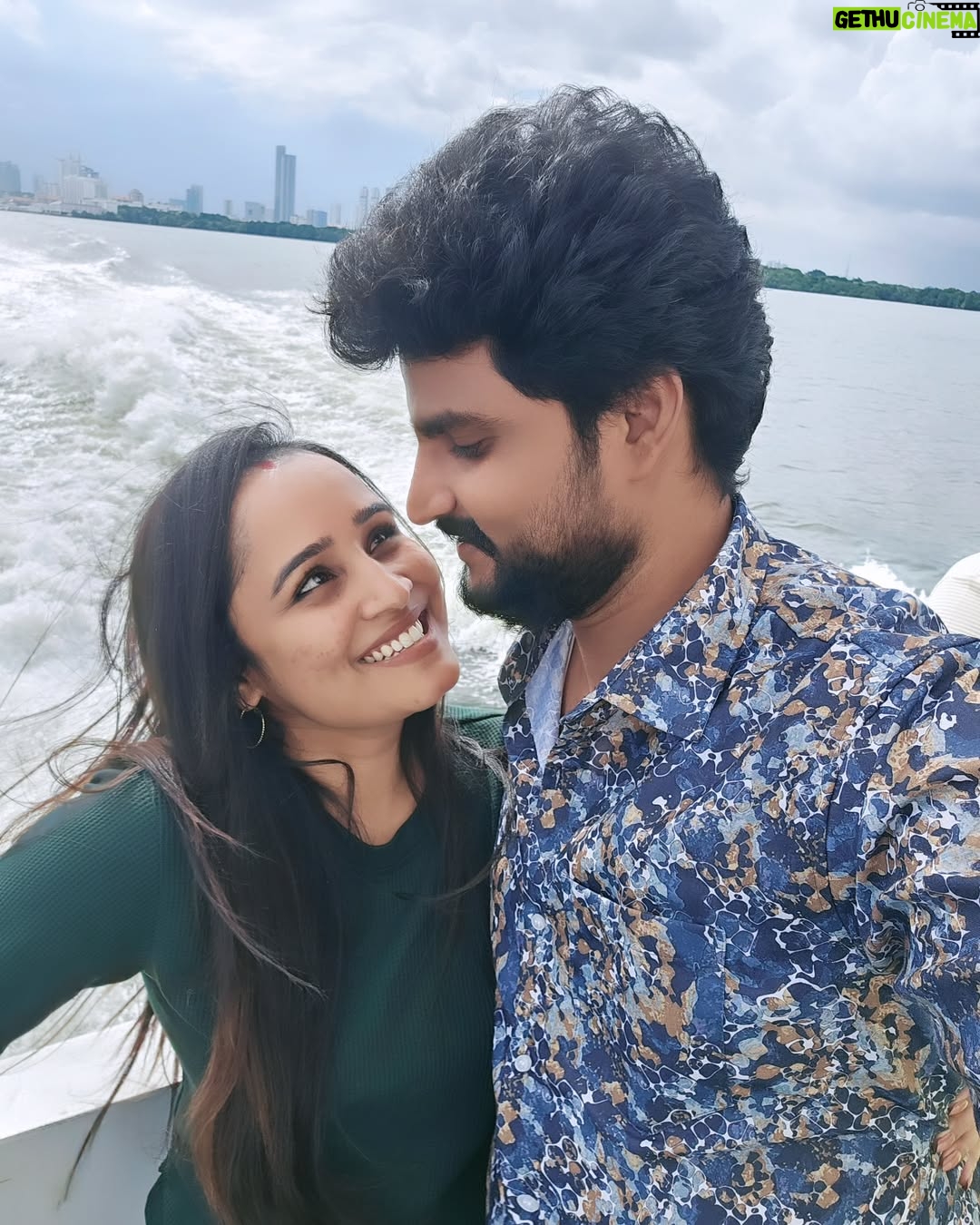 vj Santhiya - 3.4K Likes - @mkrish_90 🥰🫂🫂
#mrsmurali #avalsanthiya #smilemore #spreadlove #travel #indonesia #malasiadiaries♥️ #behindthescenes #romatic #tamilsonglyrics #family #livetoexplore #loveit