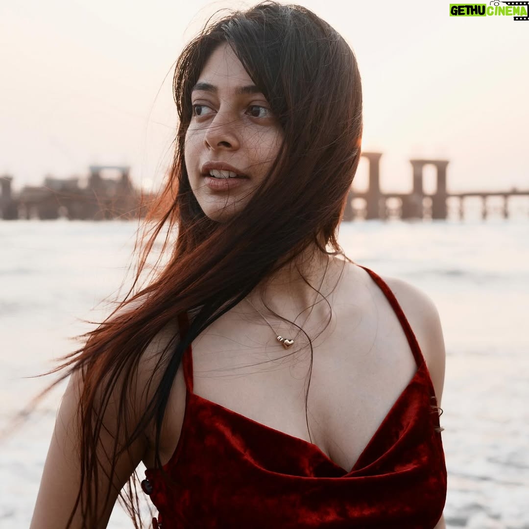yashashree rao - 197.5K Likes - Beach is my runaway 😏🤣
Shot by : @creative.mastak_
#instagram #explore #explorepage #fyp #foryou #instadaily #beach #photoshoot