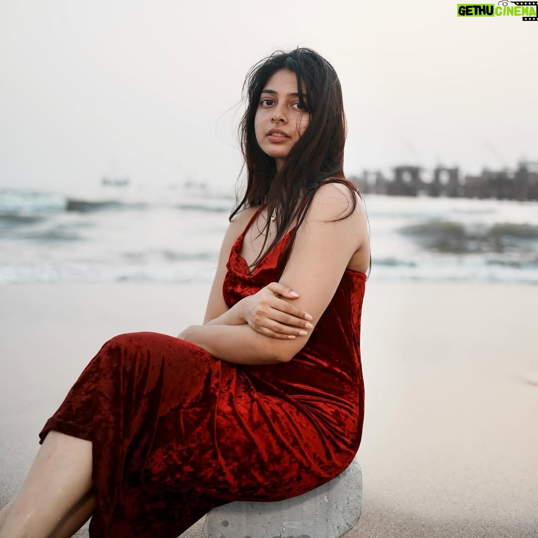 yashashree rao - 197.5K Likes - Beach is my runaway 😏🤣
Shot by : @creative.mastak_
#instagram #explore #explorepage #fyp #foryou #instadaily #beach #photoshoot