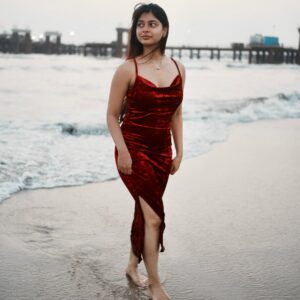 yashashree rao Instagram - Beach is my runaway 😏🤣 

Shot by : @creative.mastak_ 

#instagram #explore #explorepage #fyp #foryou #instadaily #beach #photoshoot