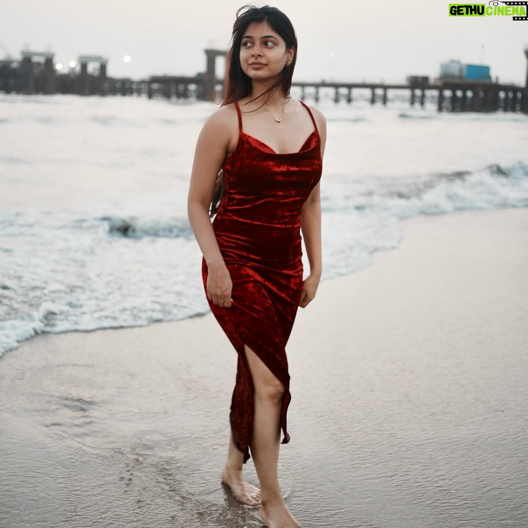 yashashree rao - 197.5K Likes - Beach is my runaway 😏🤣
Shot by : @creative.mastak_
#instagram #explore #explorepage #fyp #foryou #instadaily #beach #photoshoot