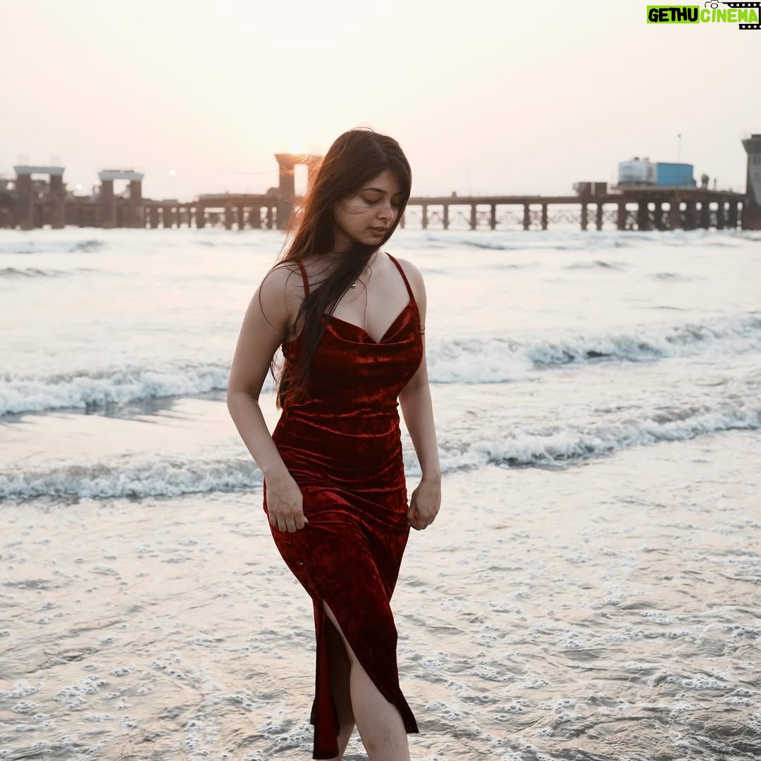 yashashree rao - 197.5K Likes - Beach is my runaway 😏🤣
Shot by : @creative.mastak_
#instagram #explore #explorepage #fyp #foryou #instadaily #beach #photoshoot