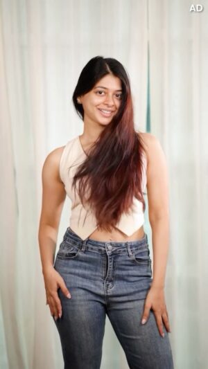 yashashree rao Instagram - *From thinning to thriving — thanks to Dove scalp   hair therapy serum for bringing the bounce back!*

@doveindiachannel

*Based on clinical study, 2024 for usual hair thinning

#DoveScalpSerum #StrongerRootsFullerHair #HealthyHairJourney #BoostHairDensity #DoveIndia #ScalpHairTherapy

#ad