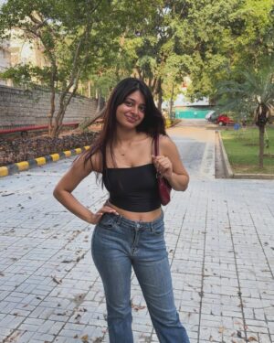 yashashree rao Instagram - Bauna hi Devta hai…💪

#instagram #explore #explorepage #fyp #foryou