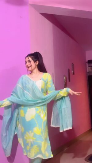 Aanchal Dhiman Instagram - Nache jau mai 🙈

#foryou #foryoupage #foryourpage #like #like4like #likes #liketime #followforfollow #followforfollowback #viral #queen #following #support #supportlocal #instagood #instagram #good #dance #reel #dancer