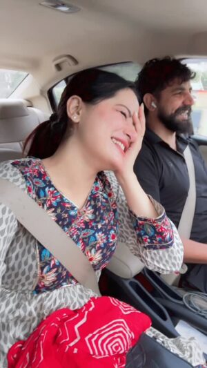 Aanchal Dhiman Instagram - 😂😂😂

#friendshipgoals #friend 
#foryou #foryoupage #like #like4like #liketime #queen #viral #viralreels #réel #reel #funnyvideos #funnyvideo #video #fypage