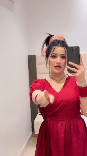 Aanchal Dhiman Instagram - (पाखंडी baba ban jayega) 🤭😂

#foryoü #foryoupage #foryoü #like #likefollowshare #likes #support #viral #insta #instamood #instafood #instagram #good #baba #song #froud