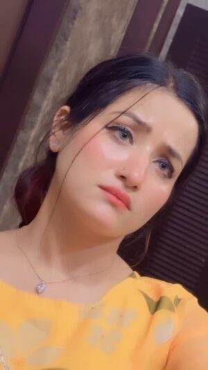 Aanchal Dhiman Instagram - Tag गिरा हुआ आदमी 🤭😂

#foryou #foryoupage #like #like4like #haryanvi #song #songs #liker #viral #viralvideos #videogames #video #insta #instagram #good