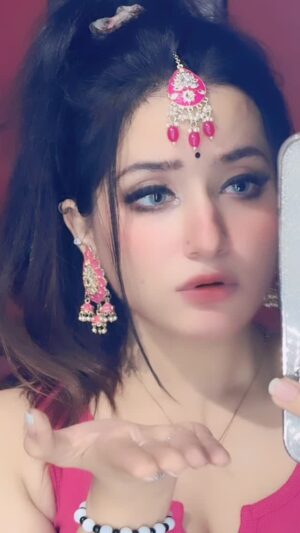 Aanchal Dhiman Instagram - Vada kr 🫵🏻

#foryou #foryoupage #foryourpage #like #like4like #likes #liker #queen #viral #support #act #acting #relatable #girls