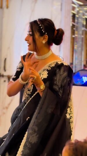 Aanchal Dhiman Instagram - 🫣🪩

#foryou #foryoupage #like #like4like #liketime #queen #viral #viralreels #réel #reel #video #videos #instamood #insta #instagram #instagood #good #dance #wedding #haryanvi #haryana