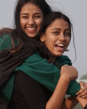 Aarohi Rawat Instagram - माता पिता को ख़ुश रखनें से बड़ा पुन्य: और कुछ नहीं♥️🙏🏻#faimly #faimlylove💖 #photo #photography #photographer