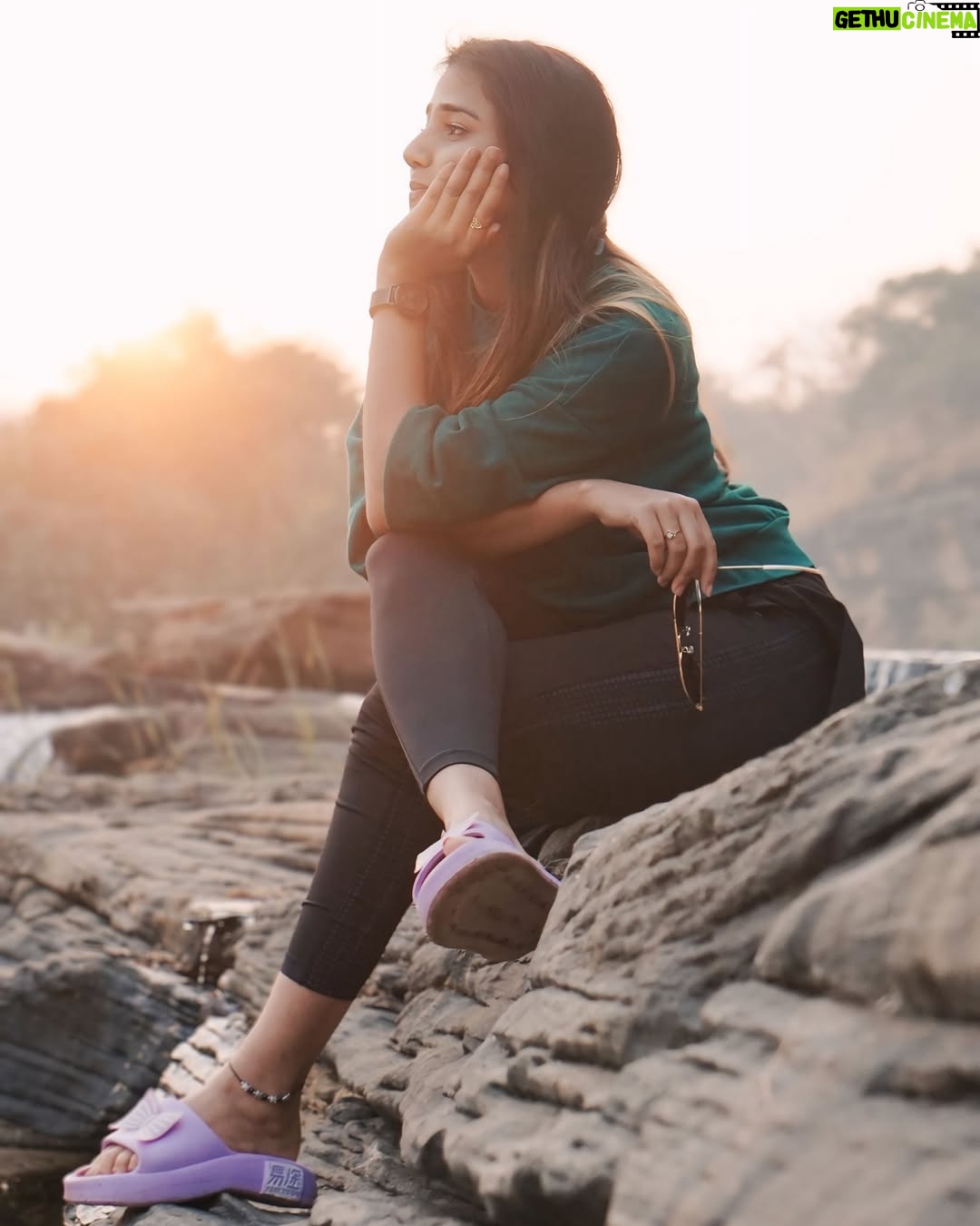 Aarohi Rawat - 21.7K Likes - ♥️🥀😘#photooftheday #photo #photographer #photography #photoshoot #photos #papa #papá #papà #papafranku