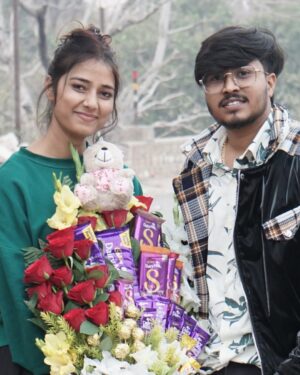Aarohi Rawat Instagram - Thank you so much for this lovely 🥰 bouquet 💐🥰♥️