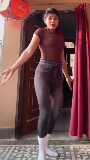 Aarti Sahu Instagram - Leg Day 🦵😍 @itsaartisahu
#trending #reels #foryou #instagram