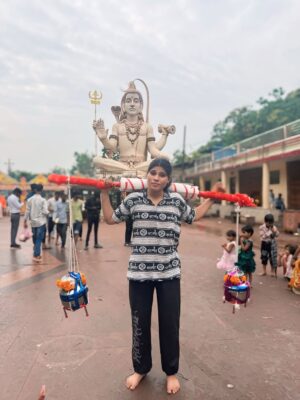 Aarti Sahu Instagram - 80km छतरपुर से जटाशंकरधाम 🙏जीवन की पहली कावड़ यात्रा 🚩🔱 @itsaartisahu #itsaartisahu