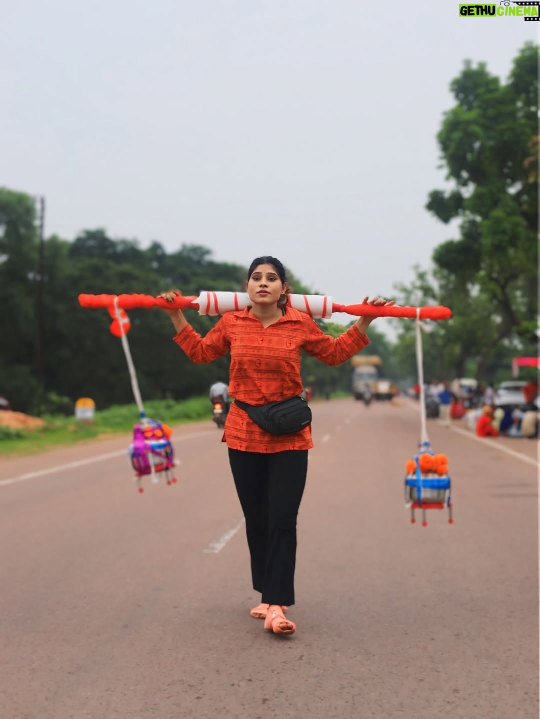 Aarti Sahu - 74.8K Likes - 80km छतरपुर से जटाशंकरधाम 🙏जीवन की पहली कावड़ यात्रा 🚩🔱 @itsaartisahu #itsaartisahu