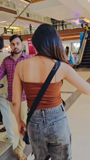 Aarti Sahu Instagram - Reactions 👀🔥 @itsaartisahu
#reaction #trending #reels #public #smile #walk