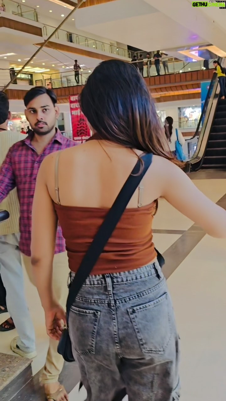 Aarti Sahu - 116.7K Likes - Reactions 👀🔥 @itsaartisahu 

#reaction #trending #reels #public #smile #walk