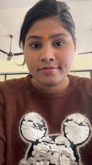 Aarti Sahu Instagram - Same sweater 😲 @itsaartisahu
#weightlossjourney #reels #trending #foryou #fitness #viral