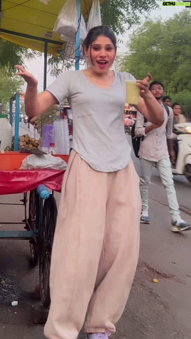 Aarti Sahu - 88.6K Likes - गन्ने का जूस आपके यहाँ कितने का मिलता हैं?😁
