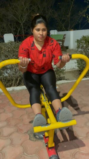 Aarti Sahu Instagram - thanks to my haters for demotivating me 🙃 aap nhi hote to mai 30kg nhi loose kar pati 👍 @itsaartisahu
#weightlossjourney #trending #reels #weightlossmotivation