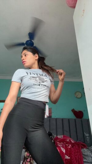 Aarti Sahu Instagram - weight maintaining 💪🔥 @itsaartisahu
#reels #trending #instagram #foryou #weightloss #love