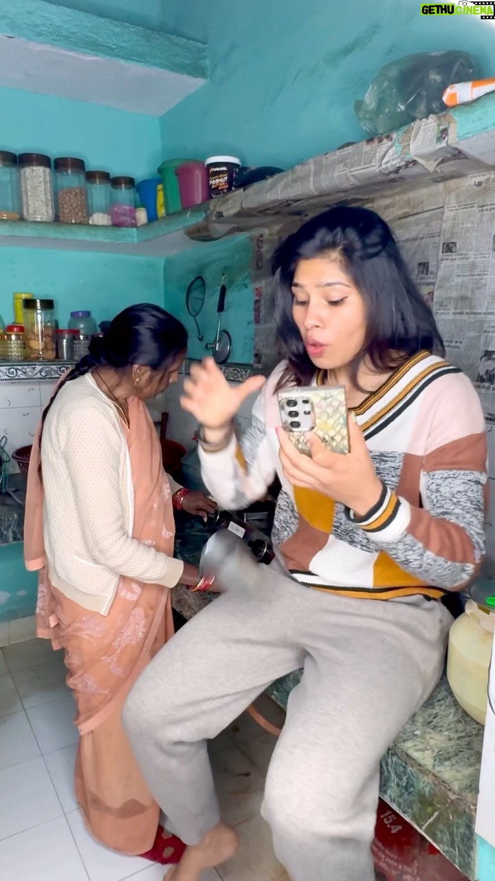 Aarti Sahu - 85.6K Likes - पति सुधरेगा🥹 कब आयेगे वो🙂 @itsaartisahu 

#reels #trending #comedy #smile #maa #foryou #viral