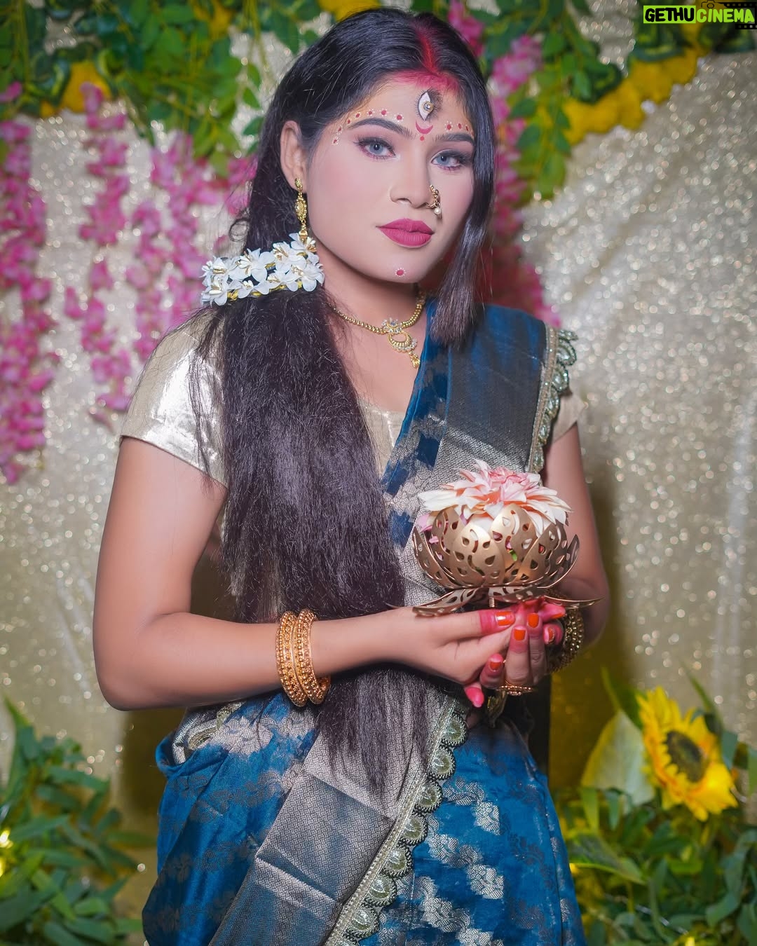 Aarti Sahu - 127.6K Likes - नवरात्री माता रानी 9 स्वरूप 🙏🔱✨🪷 @itsaartisahu 

💄 @rubysharmamakeovers13 
🎨 @work_by_vortex 

#jaimatadi #durga #navratri